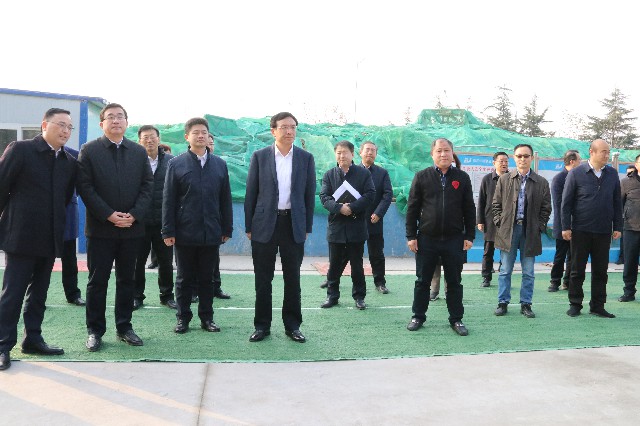 青島市人大常委會主任王魯明一行視察中建聯(lián)合海爾云谷配套學校（青島二中分校）項目(圖2)