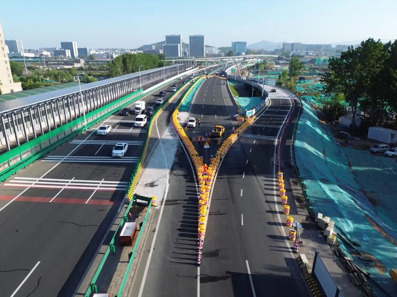 匠心凝筑 | 合肥路下穿青銀高速路基改橋項目東幅橋架梁工程順利完工(圖3)